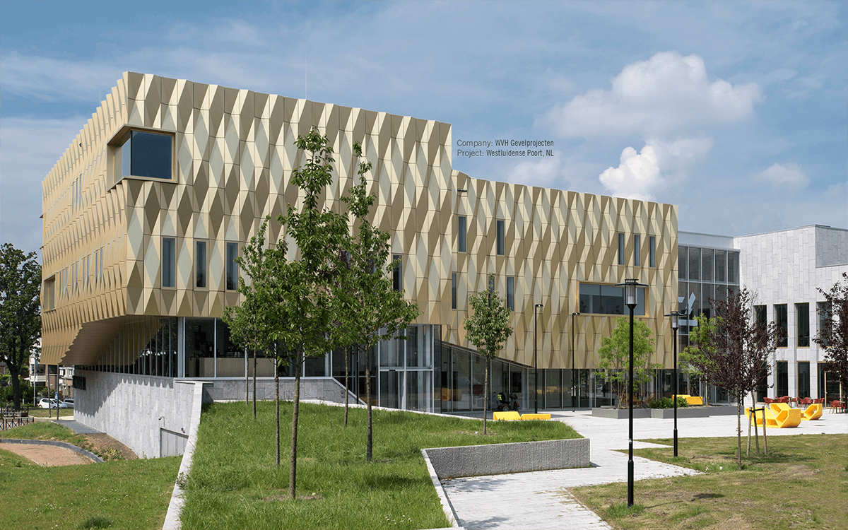 HiCAD: Two worlds combined